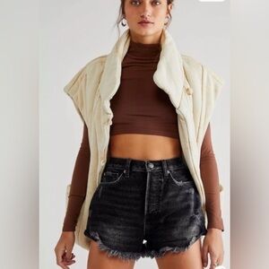 Free People Lasso High Rise Black Wash Raw Hem Distressed Denim Shorts Size 25